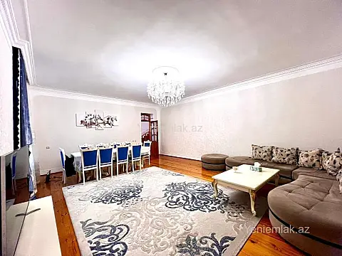 Satılır 7 otaqlı həyət evi 400 m²