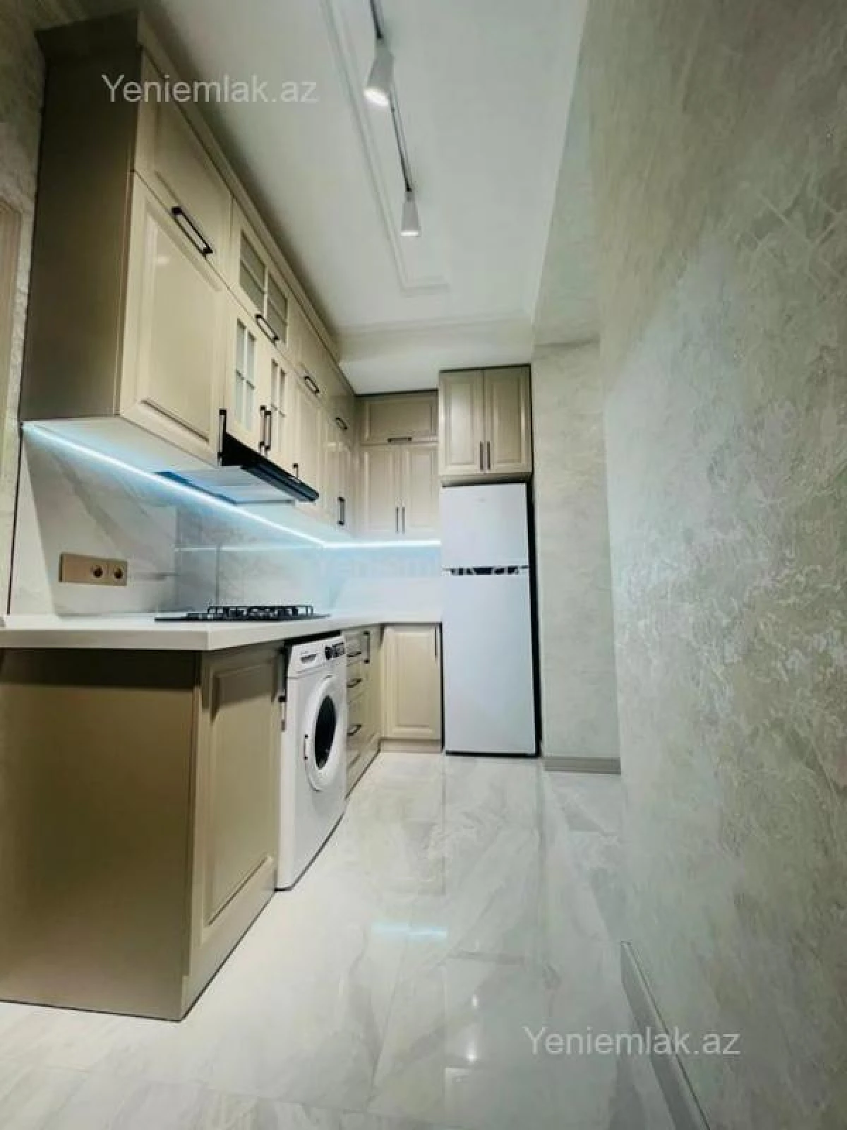 Satılır 3 otaqlı yeni tikili 76 m²