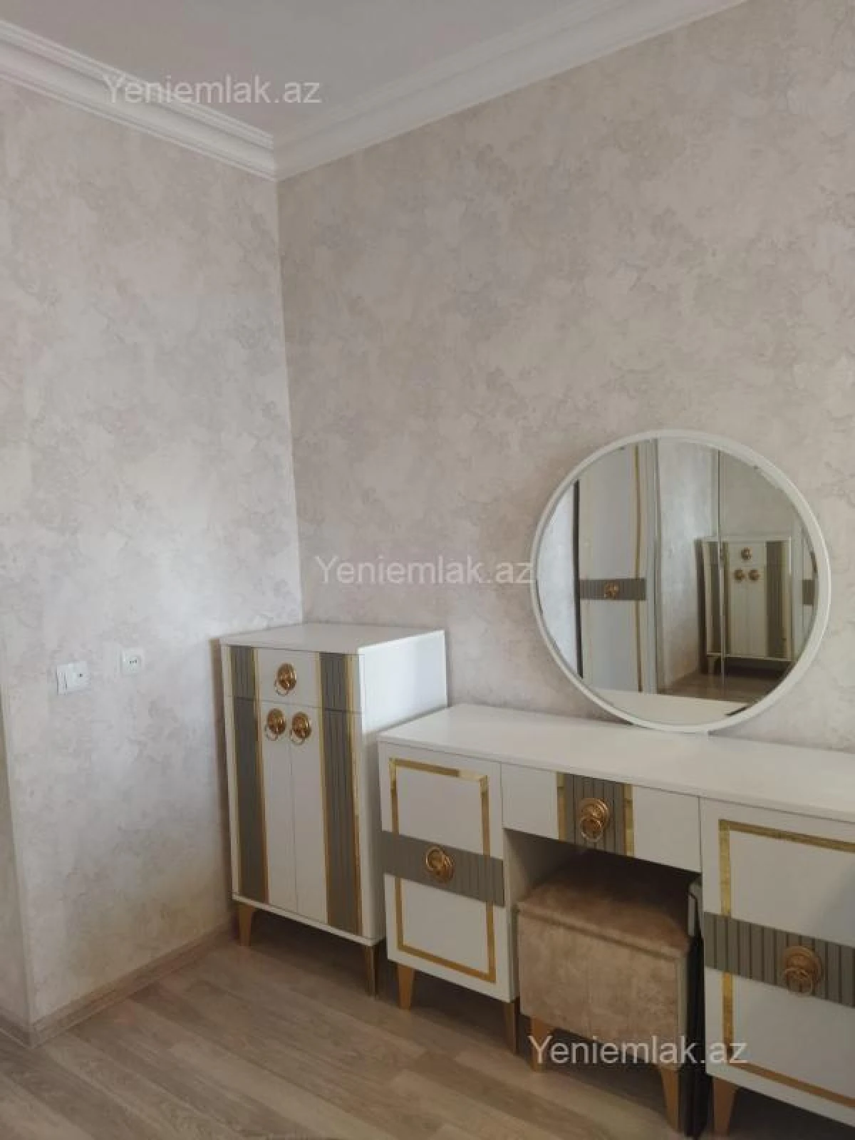Satılır 3 otaqlı köhnə tikili 70 m²