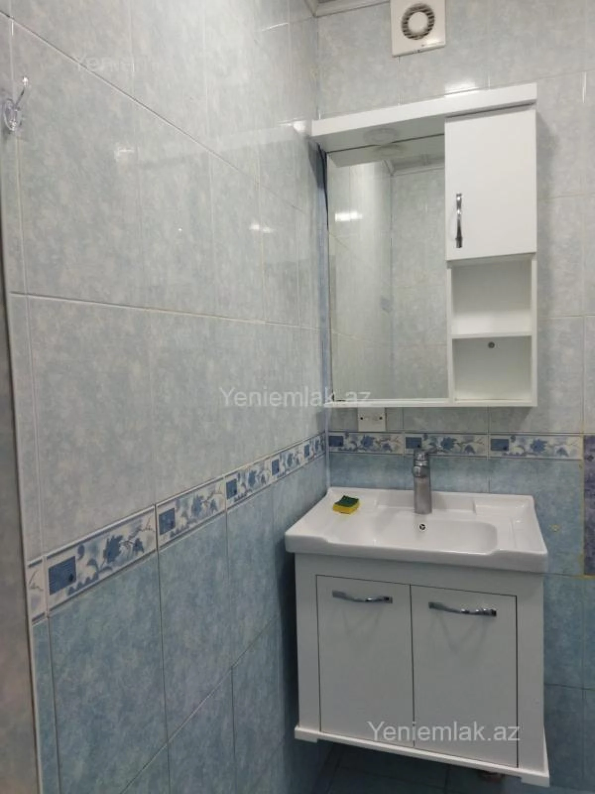 Satılır 3 otaqlı köhnə tikili 70 m²