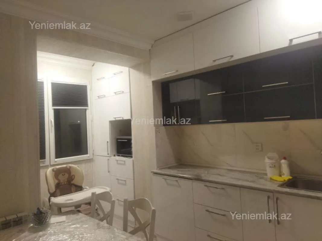 Satılır 3 otaqlı köhnə tikili 70 m²