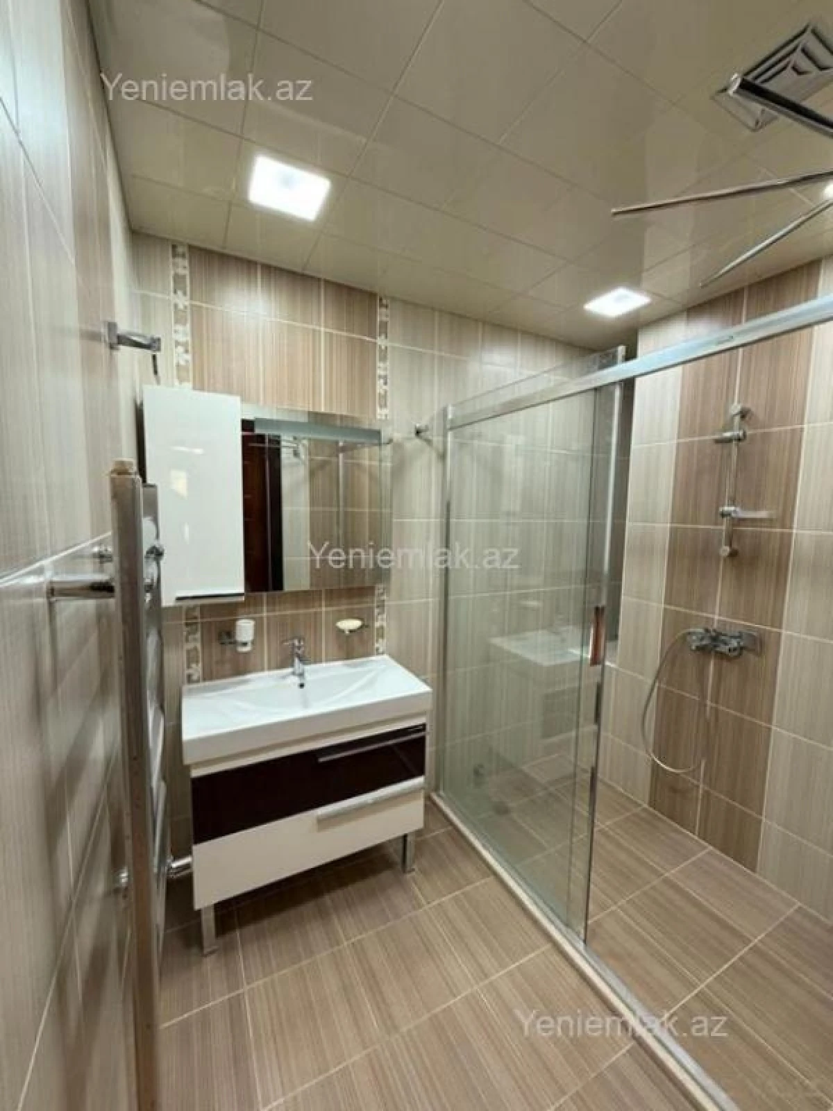 Satılır 3 otaqlı yeni tikili 120 m²