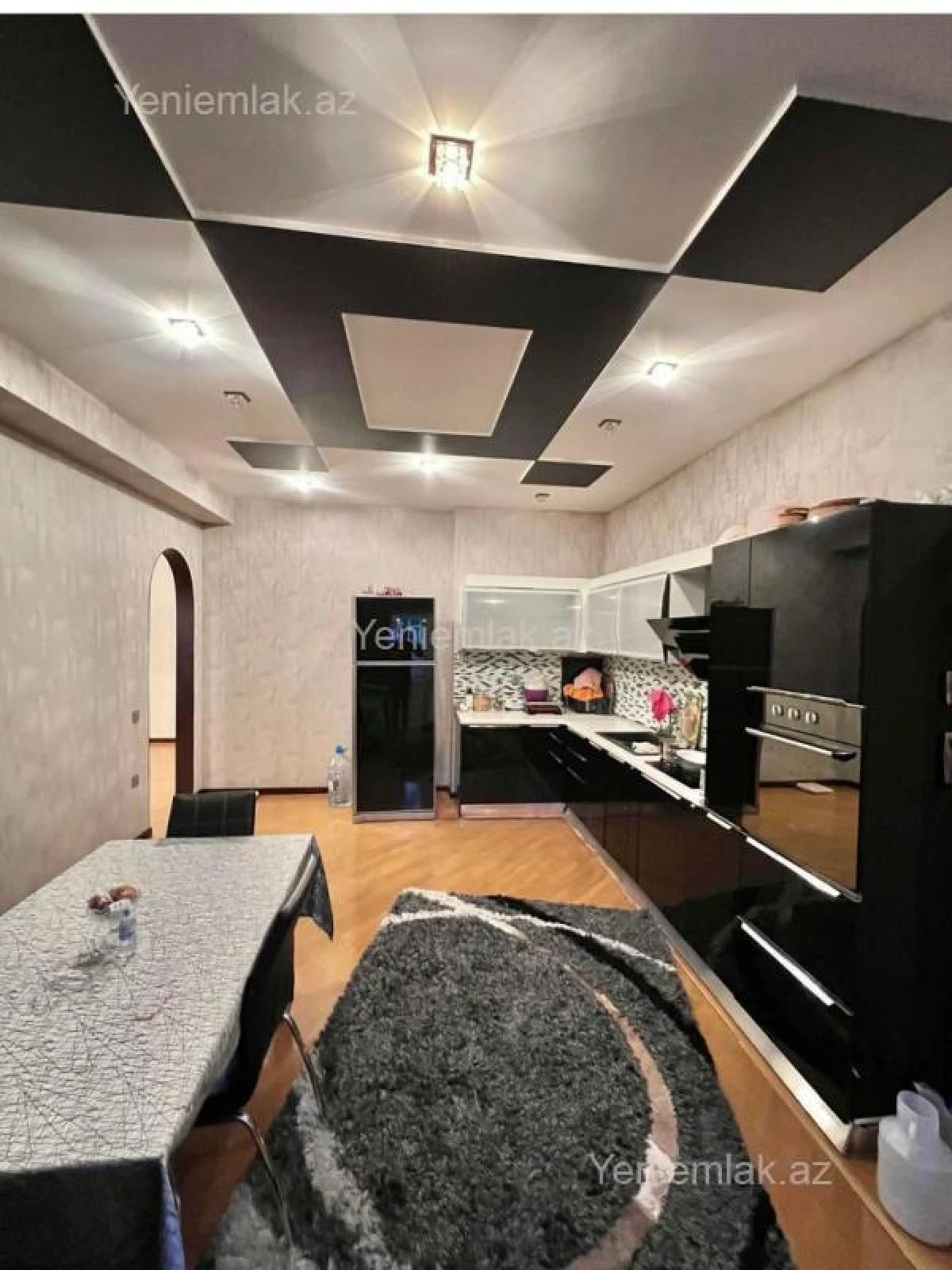 Satılır 3 otaqlı yeni tikili 140 m²
