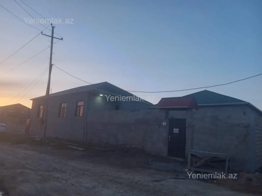 Satılır 3 otaqlı həyət evi 100 m²