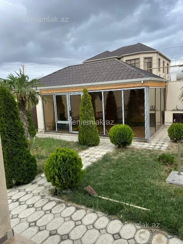 Satılır 4 otaqlı həyət evi 130 m²