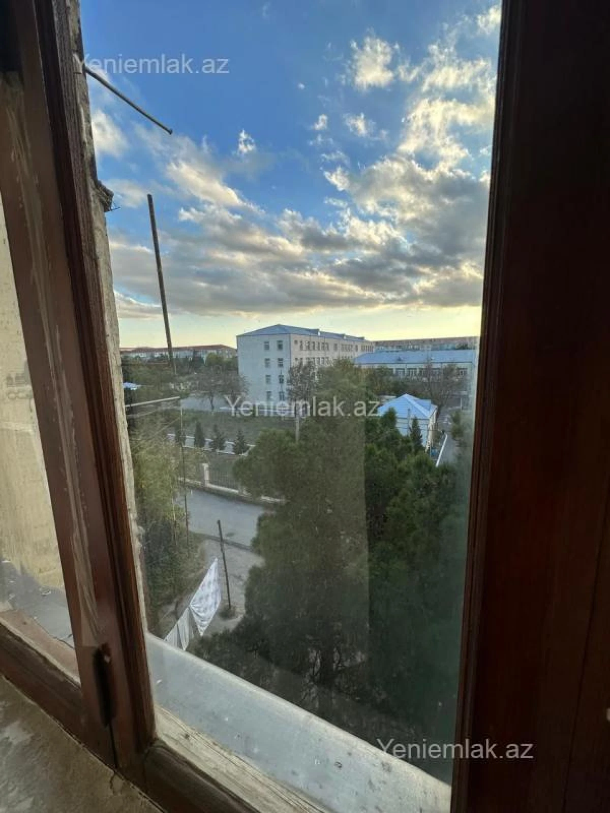 Satılır 2 otaqlı köhnə tikili 54 m²