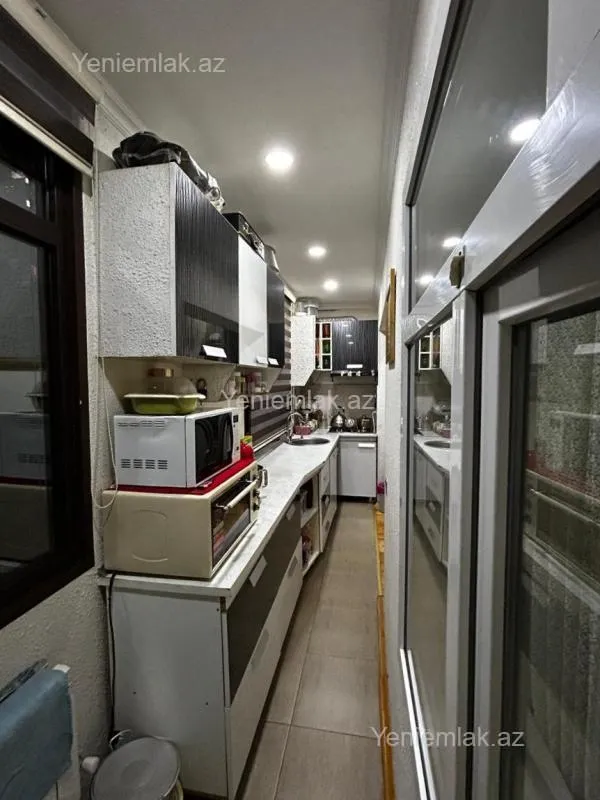 Satılır 3 otaqlı köhnə tikili 75 m²