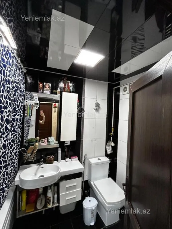 Satılır 3 otaqlı köhnə tikili 75 m²