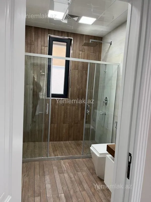 Satılır 5 otaqlı həyət evi 380 m²