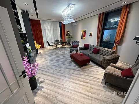 Satılır 5 otaqlı həyət evi 380 m²