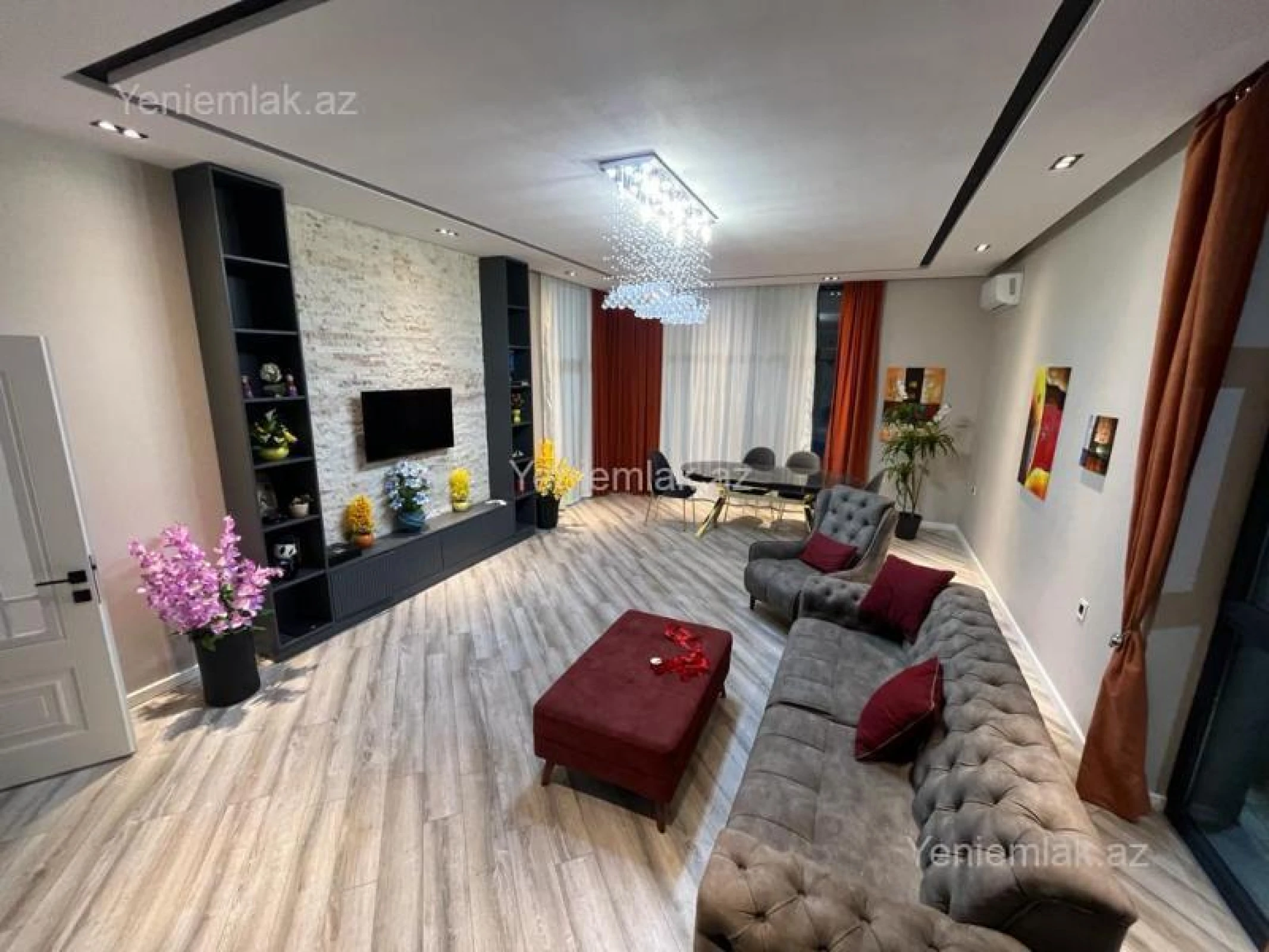 Satılır 5 otaqlı həyət evi 380 m²