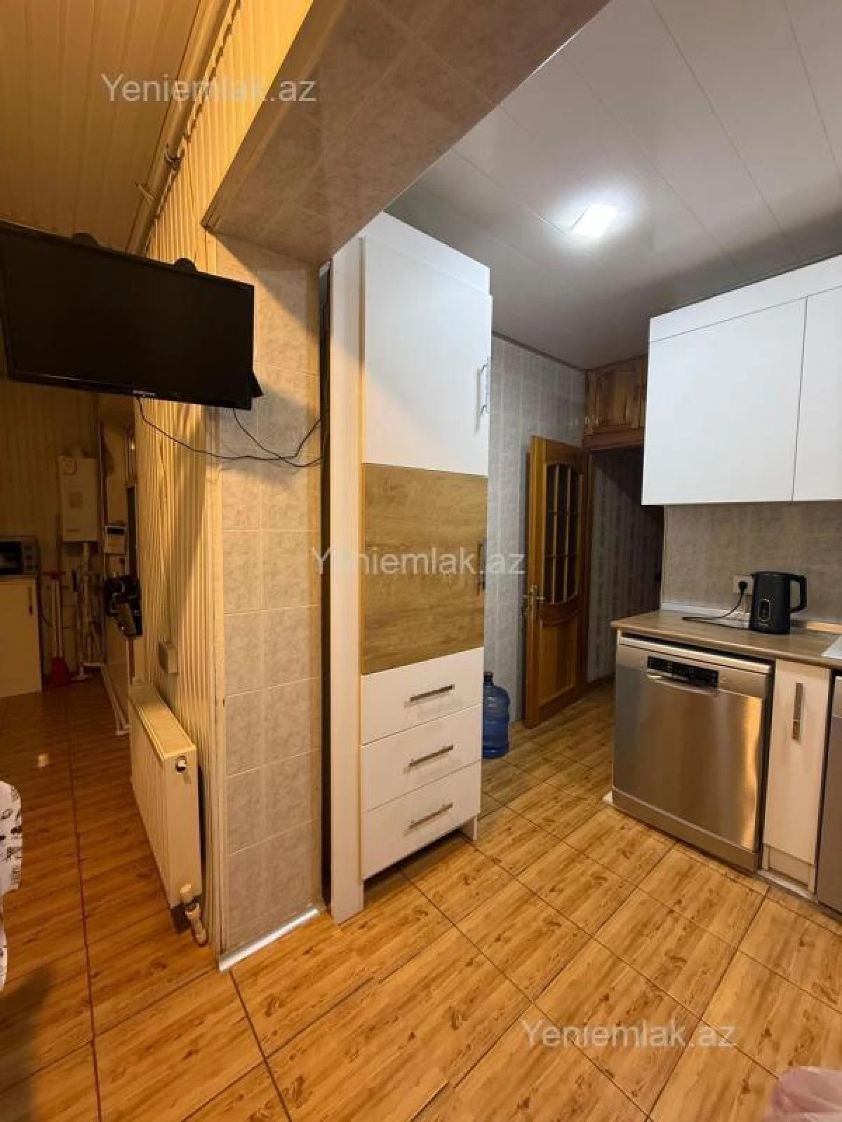 Satılır 4 otaqlı köhnə tikili 100 m²