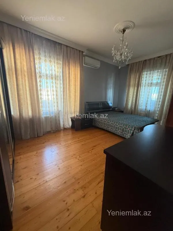 Satılır 4 otaqlı köhnə tikili 100 m²