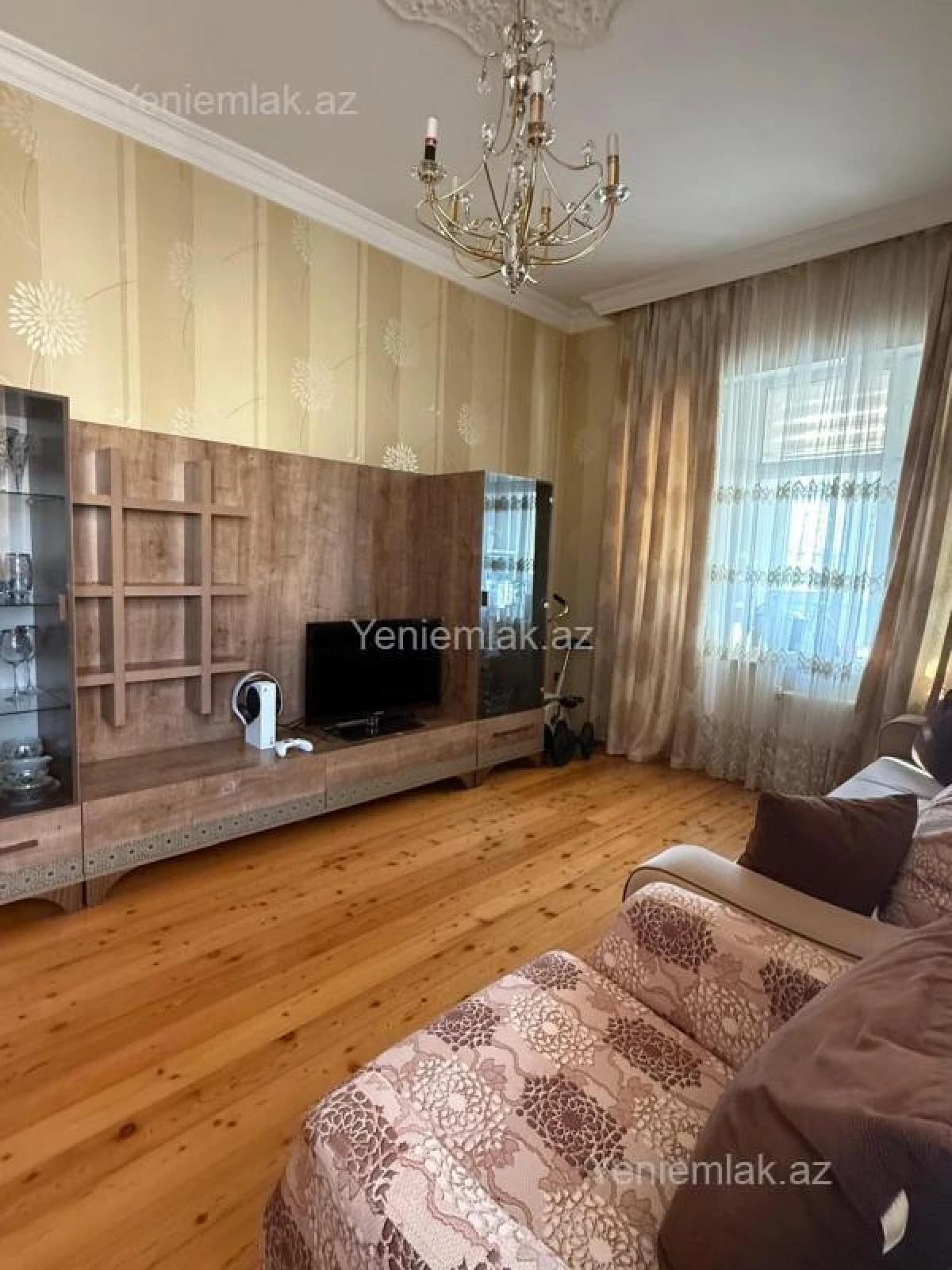 Satılır 4 otaqlı köhnə tikili 100 m²