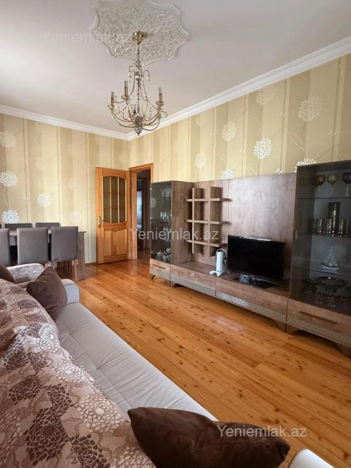 Satılır 4 otaqlı köhnə tikili 100 m²