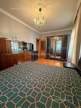 Satılır 4 otaqlı köhnə tikili 100 m²