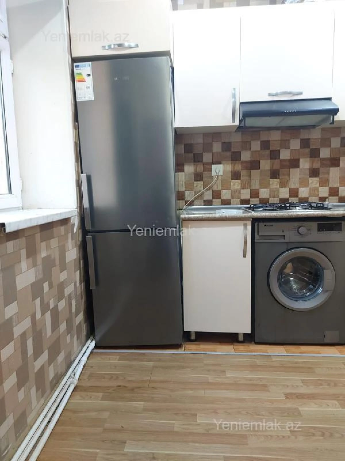 Satılır 2 otaqlı köhnə tikili 65 m²