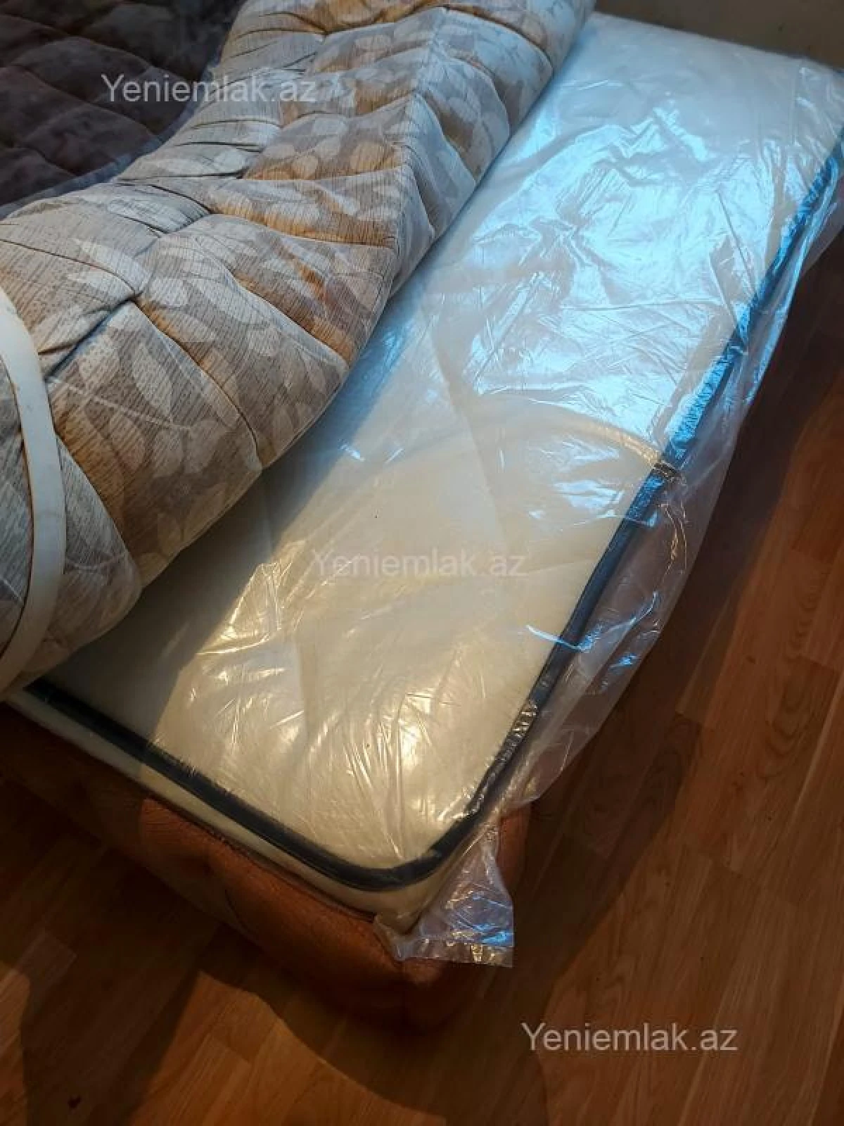 Satılır 2 otaqlı köhnə tikili 65 m²