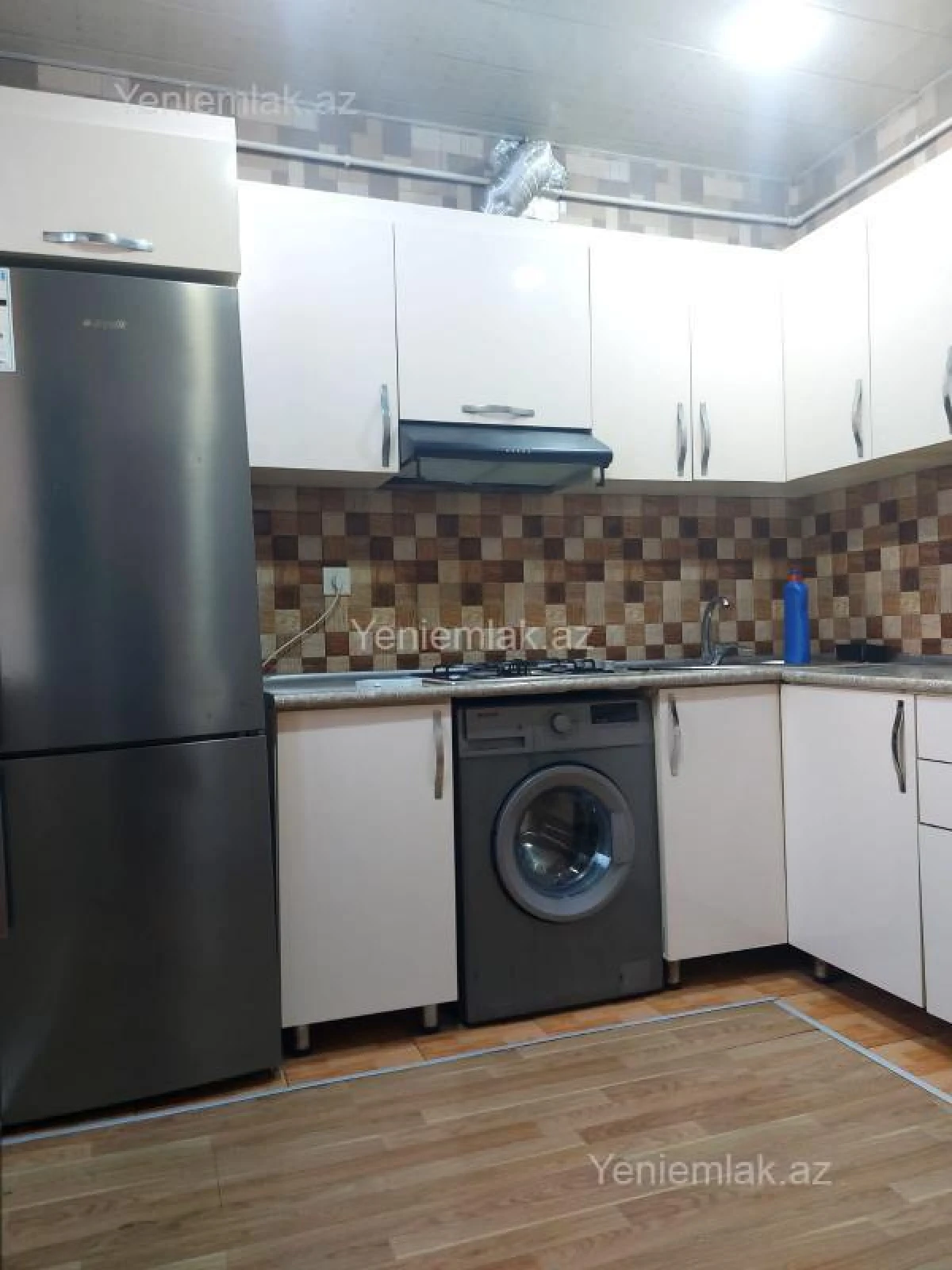 Satılır 2 otaqlı köhnə tikili 65 m²