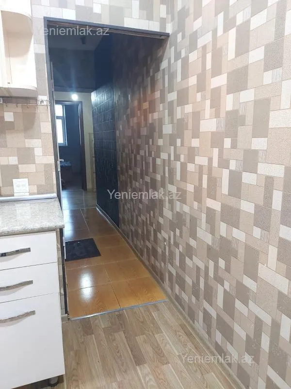 Satılır 2 otaqlı köhnə tikili 65 m²