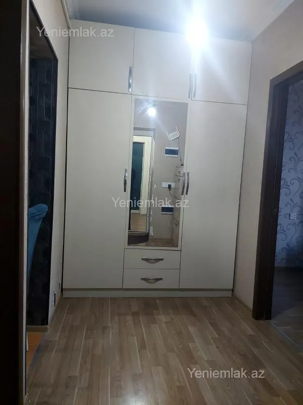Satılır 2 otaqlı köhnə tikili 65 m²