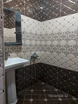 Satılır 2 otaqlı köhnə tikili 65 m²