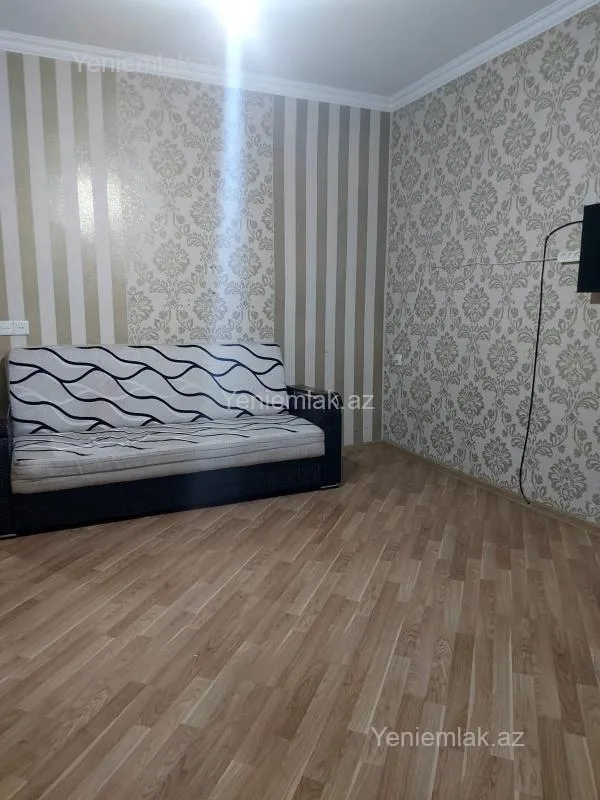 Satılır 2 otaqlı köhnə tikili 65 m²