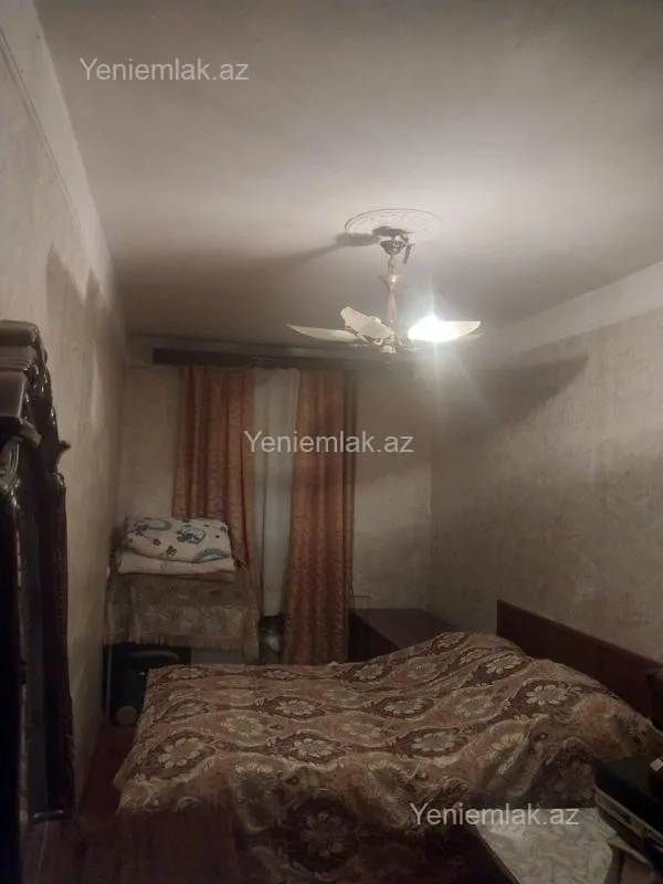 Satılır 2 otaqlı köhnə tikili 55 m²