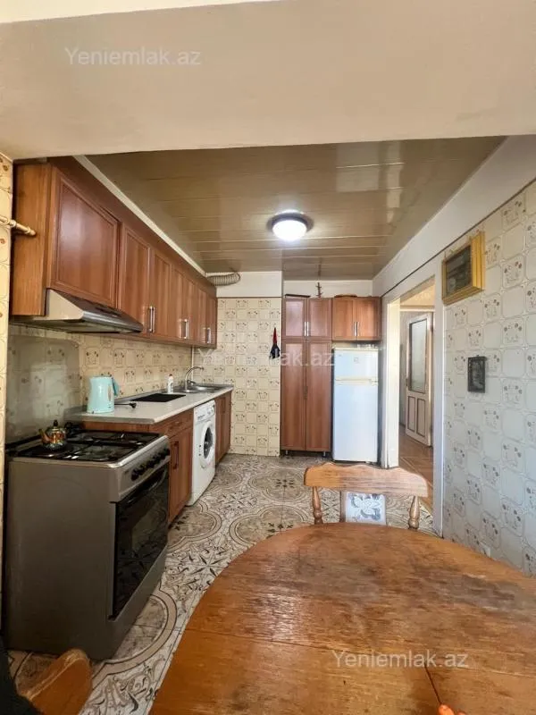 Satılır 3 otaqlı köhnə tikili 85 m²