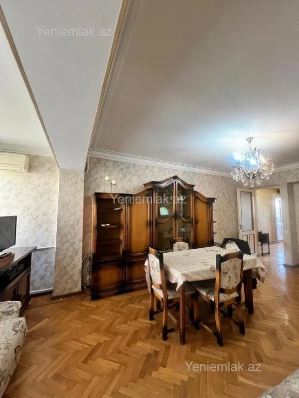 Satılır 3 otaqlı köhnə tikili 85 m²