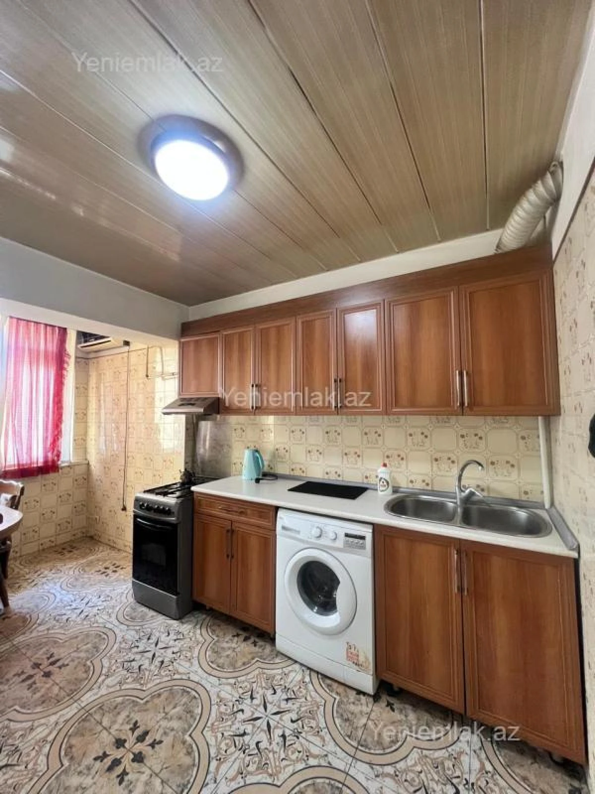 Satılır 3 otaqlı köhnə tikili 85 m²