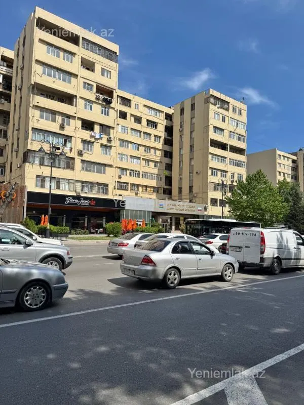 Satılır 3 otaqlı köhnə tikili 85 m²