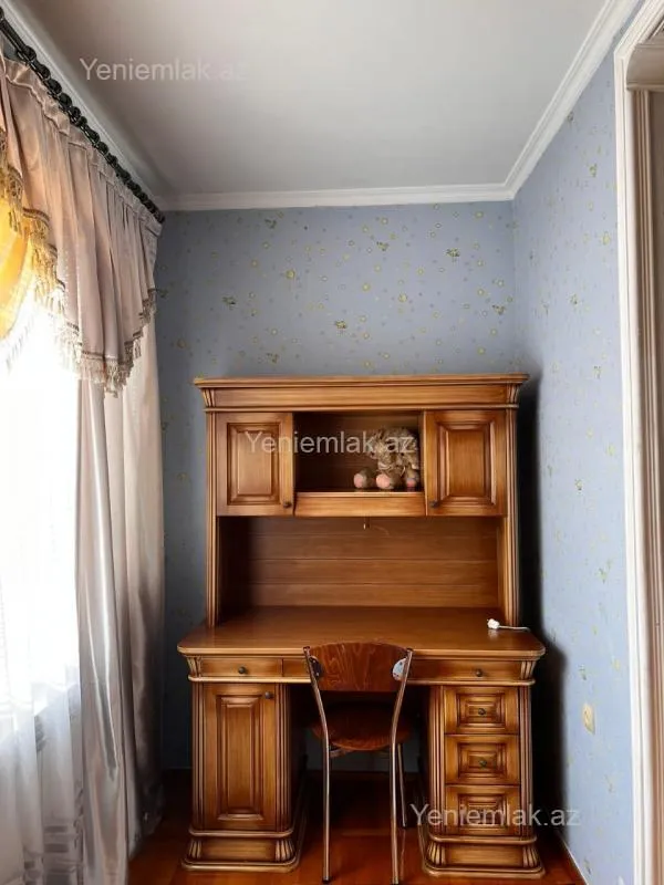 Satılır 3 otaqlı köhnə tikili 105 m²