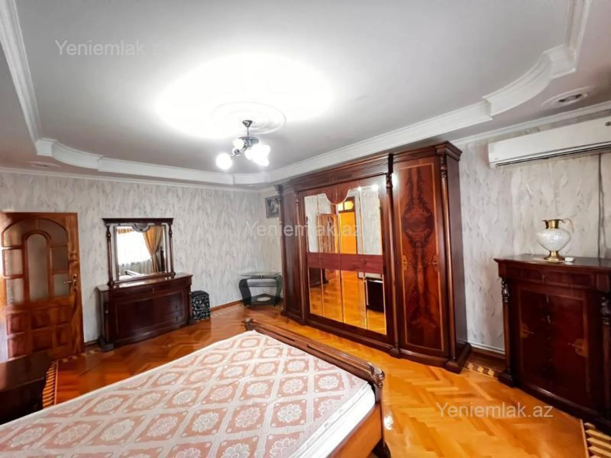 Satılır 3 otaqlı köhnə tikili 105 m²