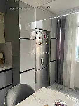 Satılır 4 otaqlı köhnə tikili 140 m²