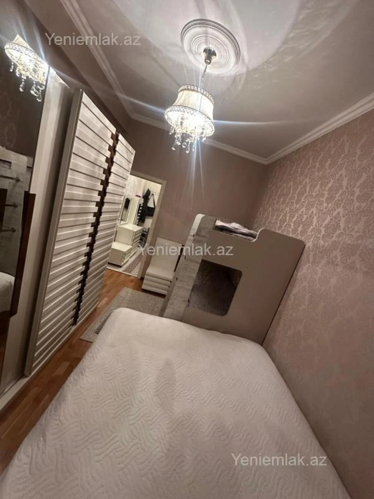 Satılır 2 otaqlı yeni tikili 63 m²