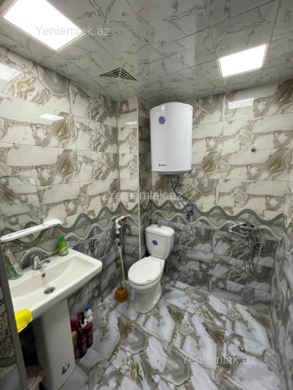 Satılır 2 otaqlı köhnə tikili 40 m²