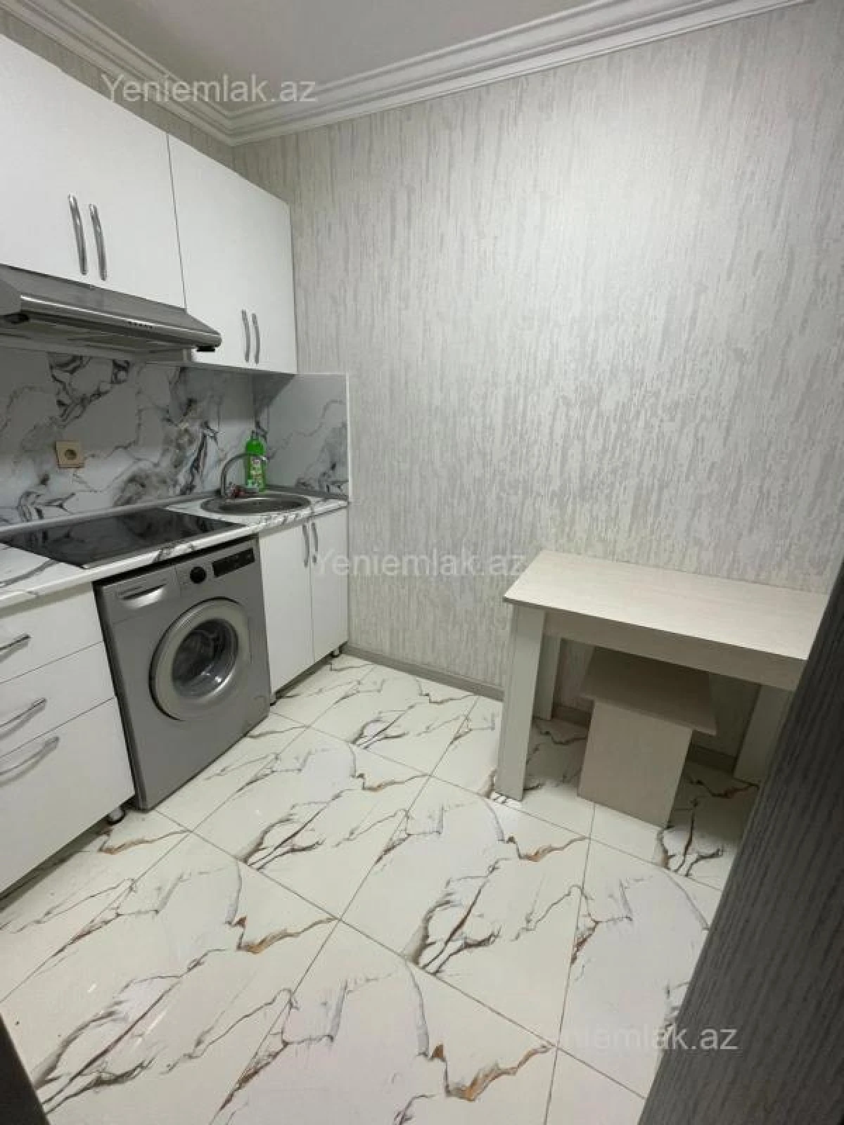 Satılır 2 otaqlı köhnə tikili 40 m²