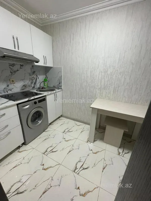 Satılır 2 otaqlı köhnə tikili 40 m²