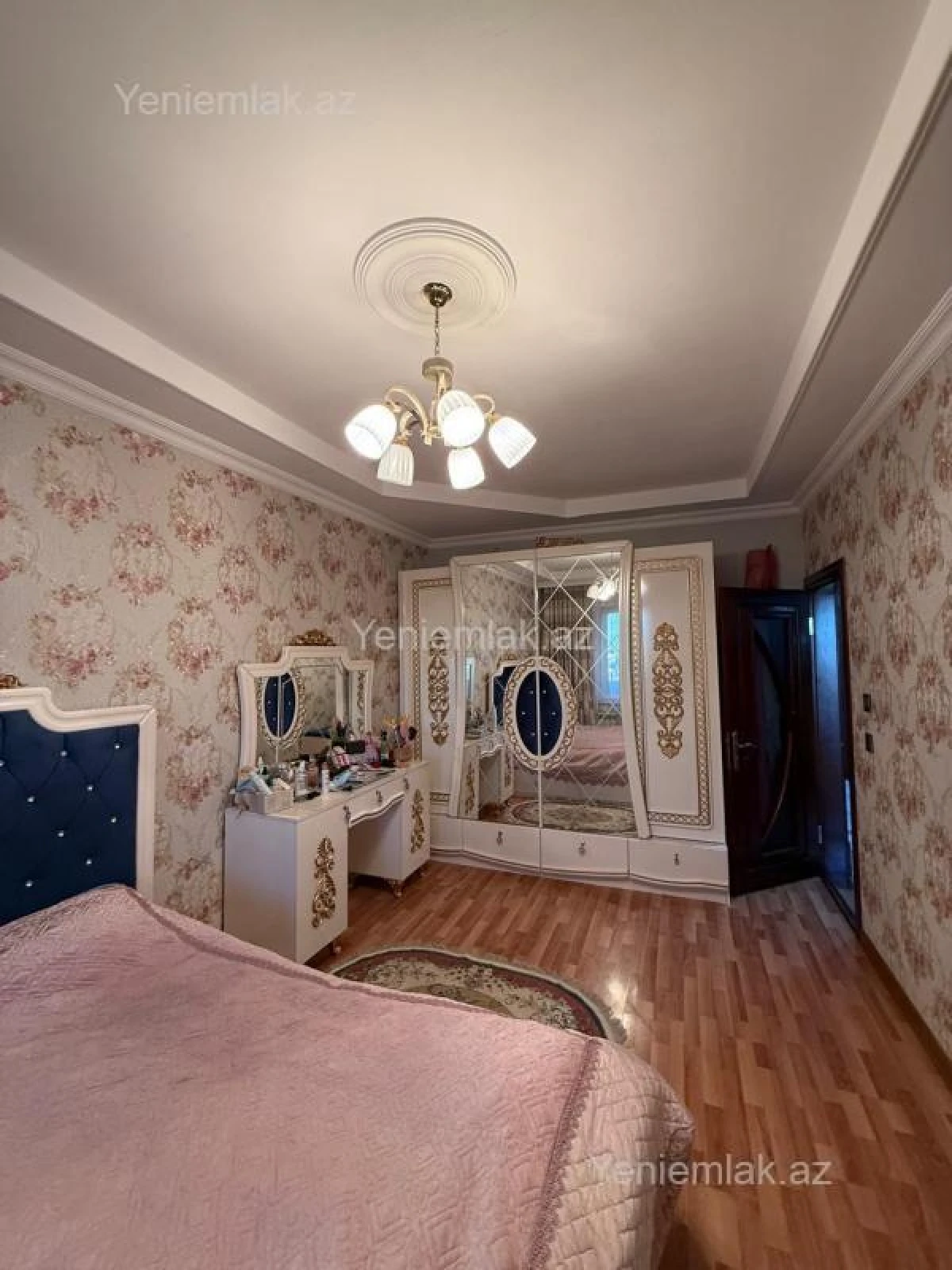 Satılır 4 otaqlı köhnə tikili 100 m²