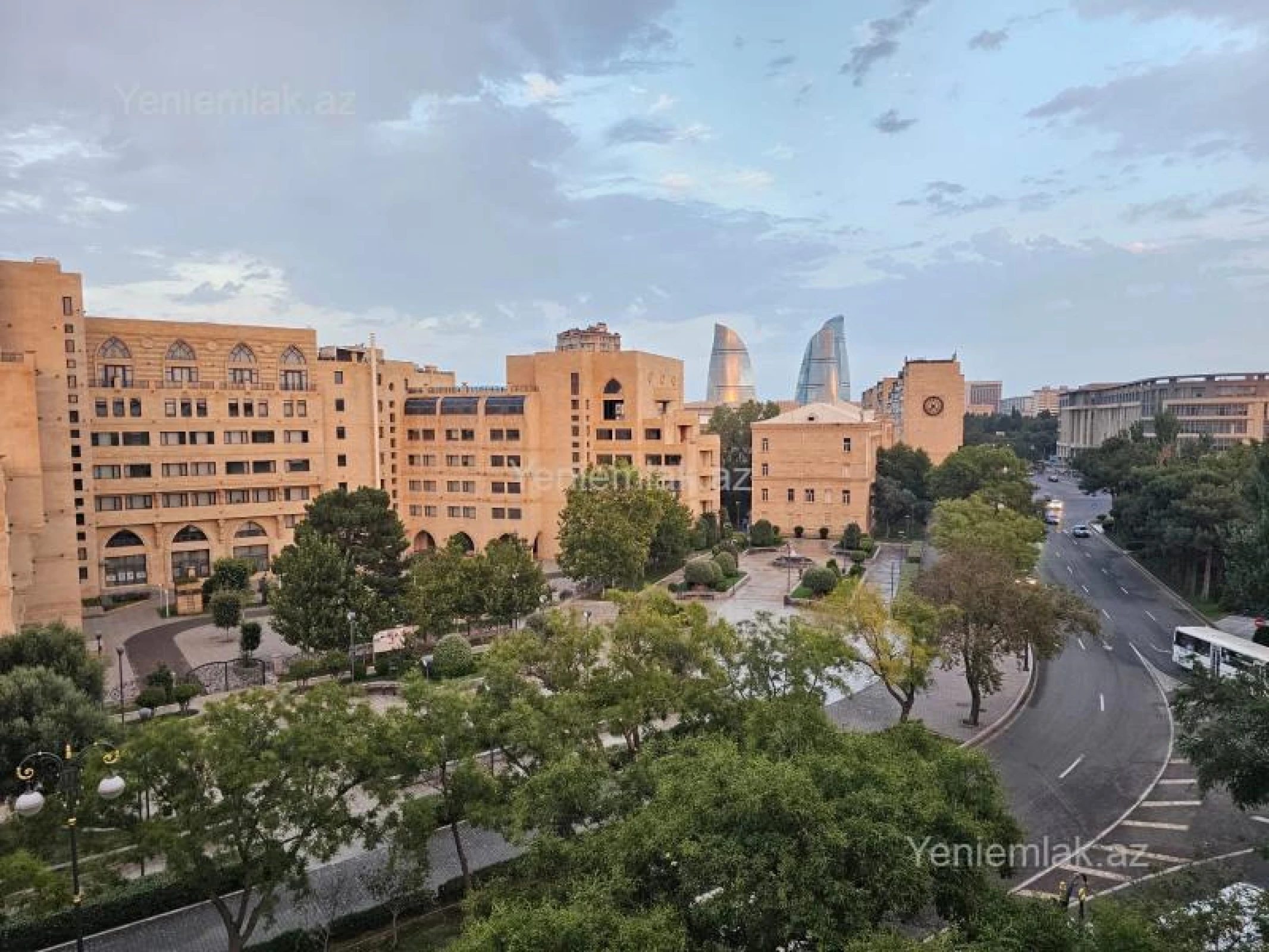 Satılır 3 otaqlı köhnə tikili 110 m²