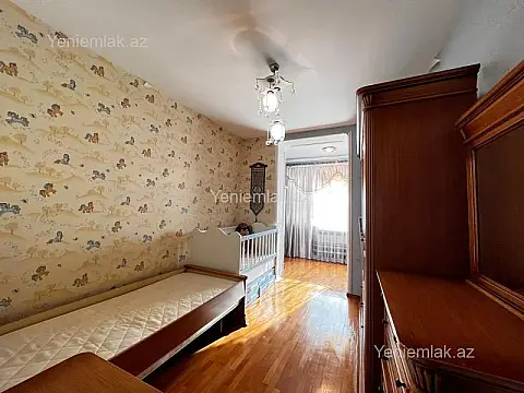 Satılır 3 otaqlı köhnə tikili 103 m²