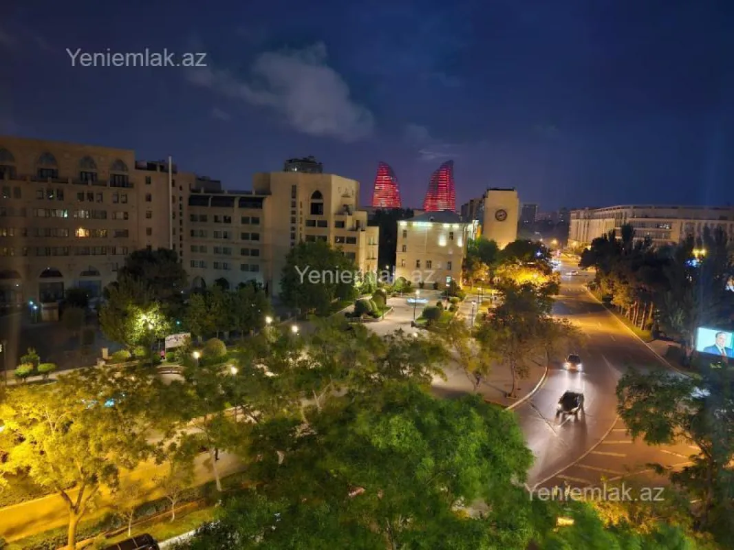 Satılır 3 otaqlı köhnə tikili 103 m²