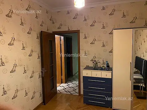 Satılır 3 otaqlı köhnə tikili 80 m²