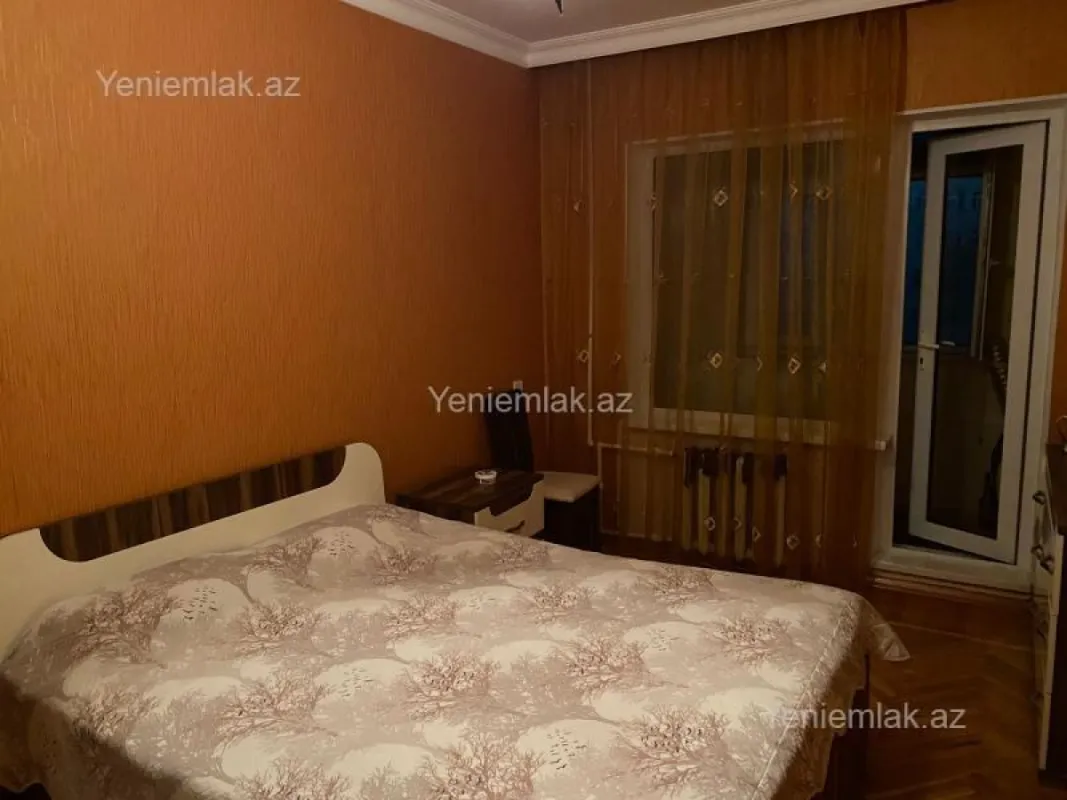 Satılır 3 otaqlı köhnə tikili 80 m²