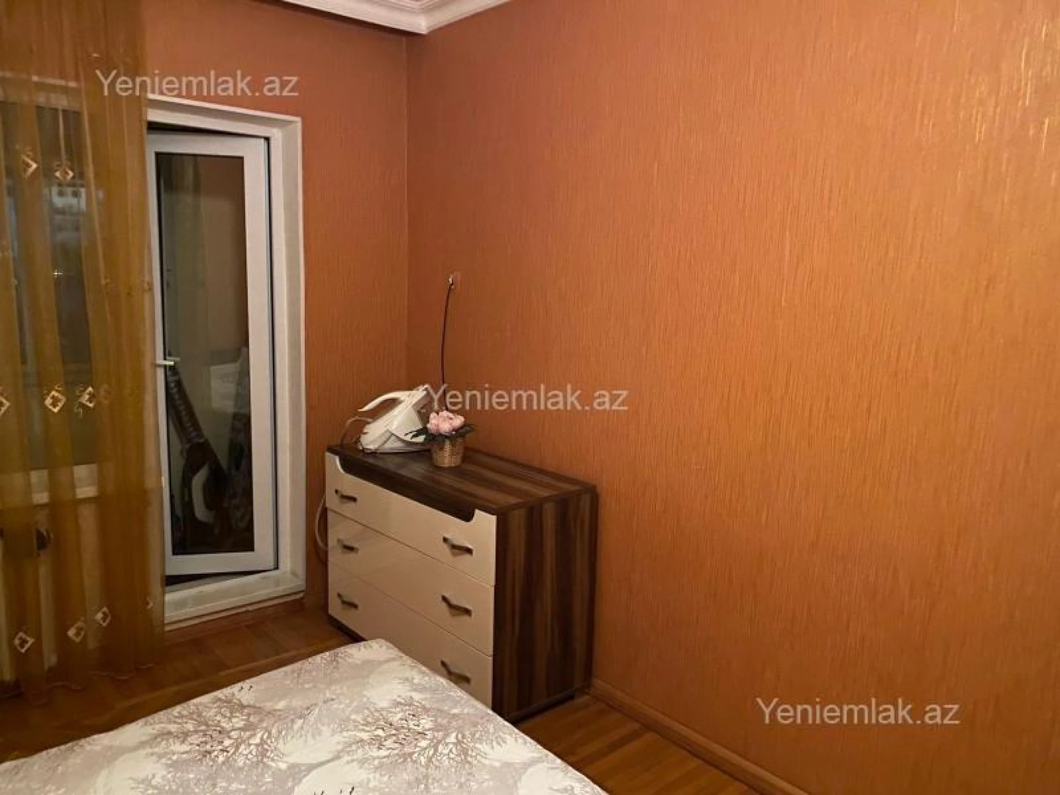 Satılır 3 otaqlı köhnə tikili 80 m²