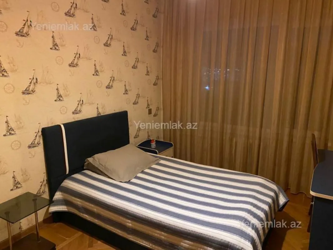 Satılır 3 otaqlı köhnə tikili 80 m²