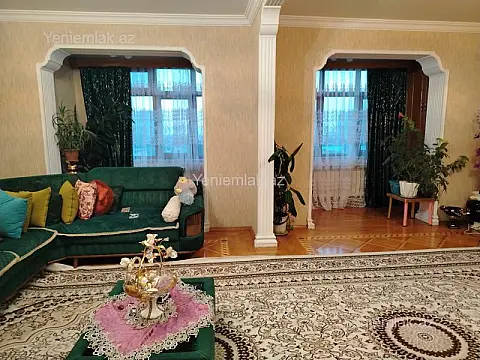 Satılır 5 otaqlı köhnə tikili 120 m²