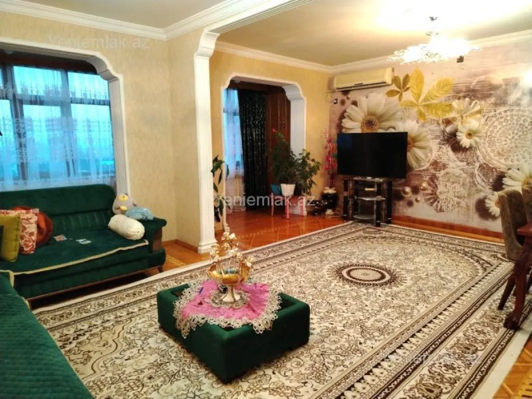 Satılır 5 otaqlı köhnə tikili 120 m²