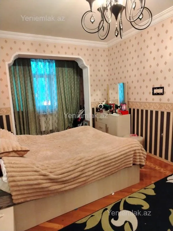 Satılır 5 otaqlı köhnə tikili 120 m²